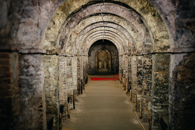Подземный город в Сантарканджело ди Романья в Италии